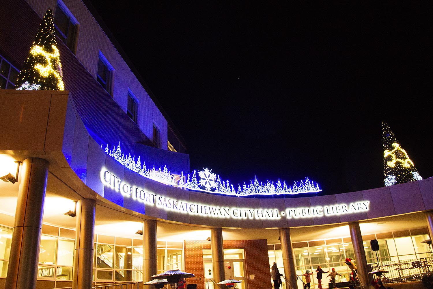 fort-saskatchewan-city-hall-trees