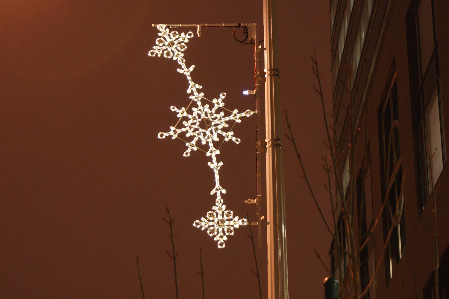 edmonton-downtown-business-association-polemount-snowflake